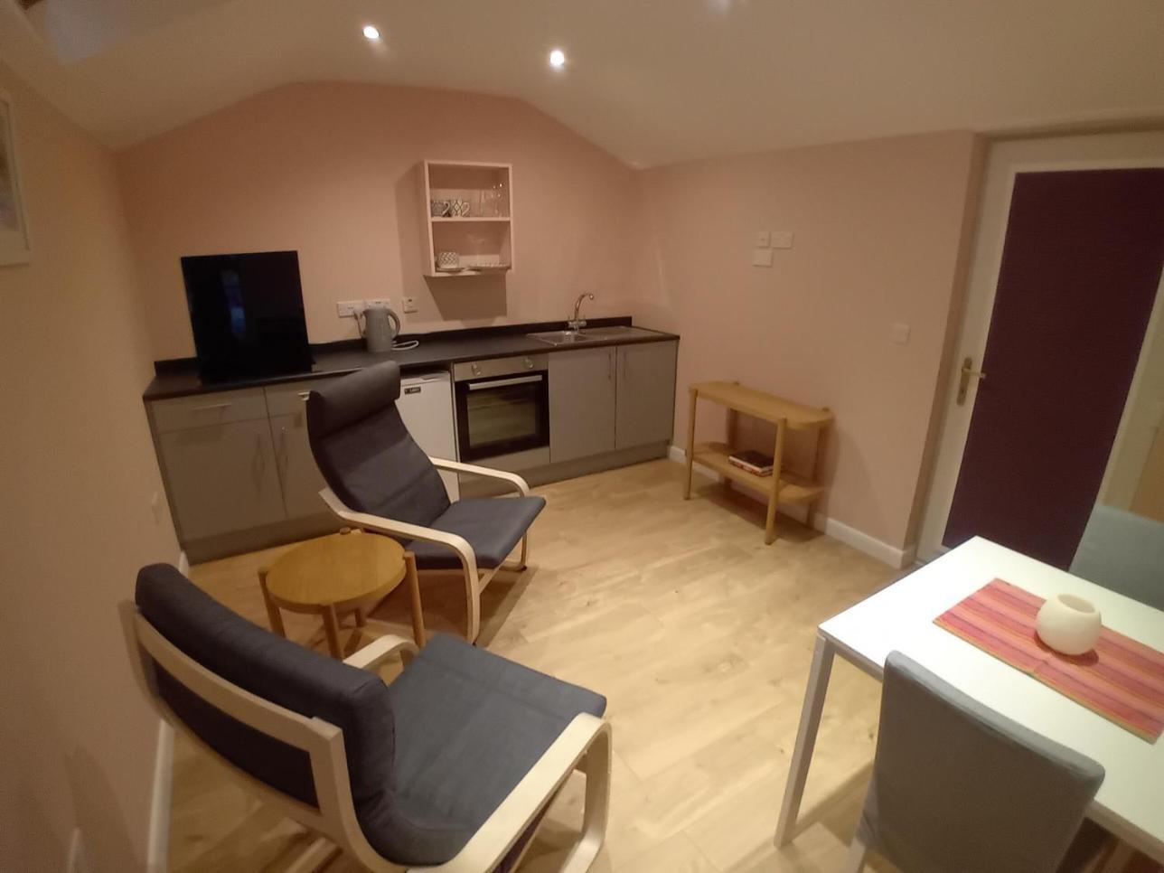 The Nook Apartment Bude Luaran gambar